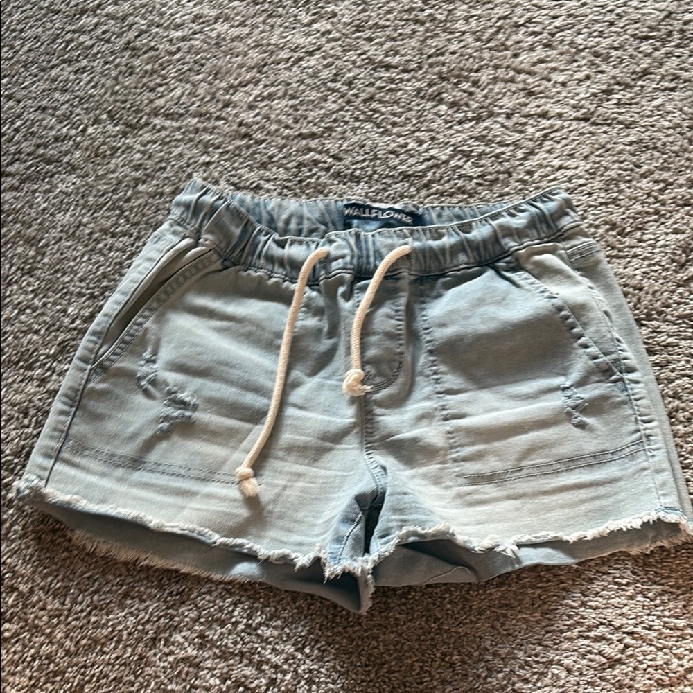 Wallflower Women's Light Blue Denim Shorts